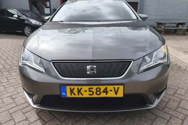 SEAT Leon (2016) thumbnail 2