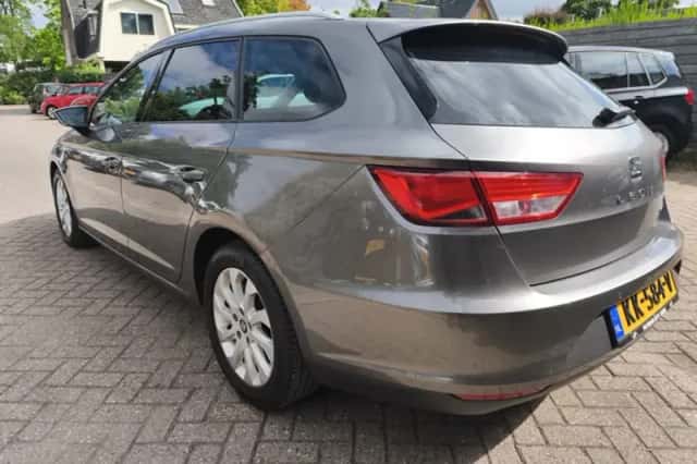 SEAT Leon (2016) thumbnail 3