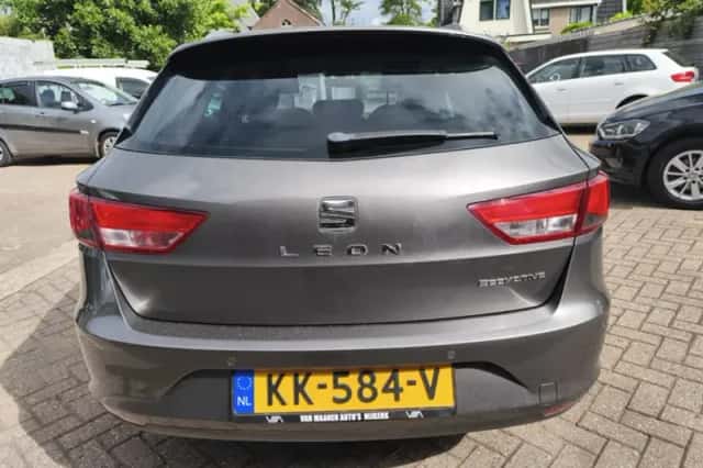 SEAT Leon (2016) thumbnail 4
