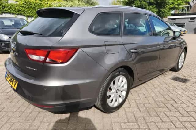 SEAT Leon (2016) thumbnail 5