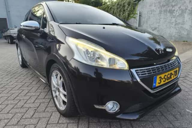 Peugeot 208 (2013) thumbnail 1