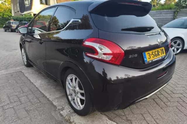 Peugeot 208 (2013) thumbnail 3