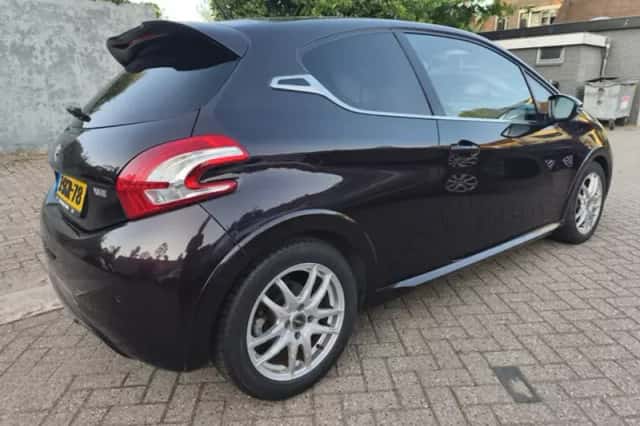 Peugeot 208 (2013) thumbnail 5