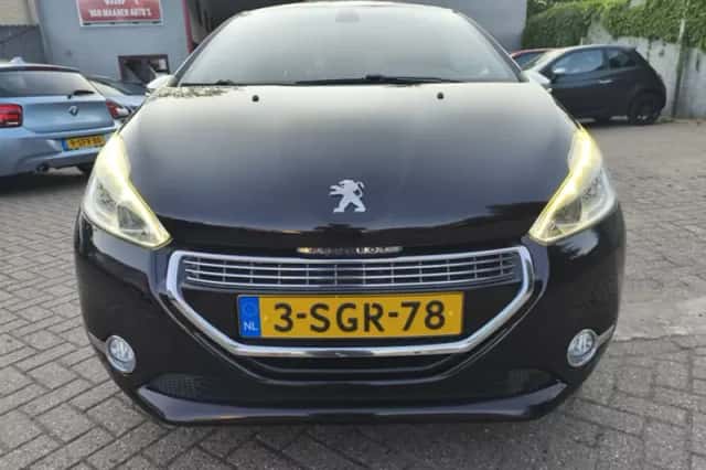 Peugeot 208 (2013) thumbnail 6