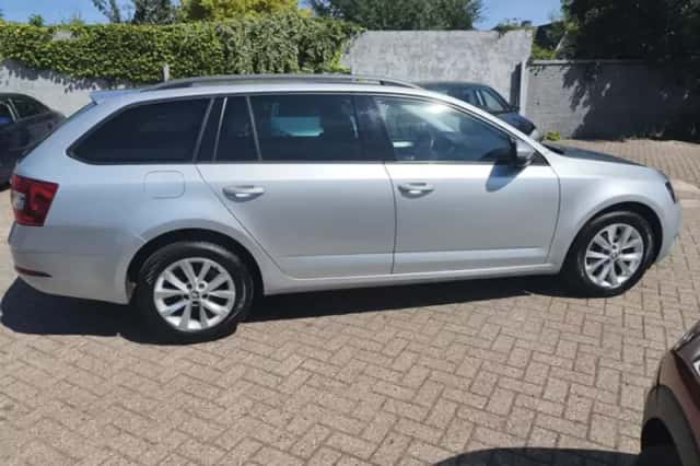 Škoda Octavia (2020) thumbnail 2