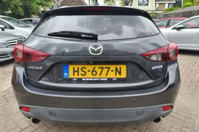 Mazda 3 (2015) thumbnail 3