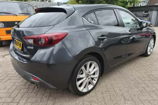 Mazda 3 (2015) thumbnail 4