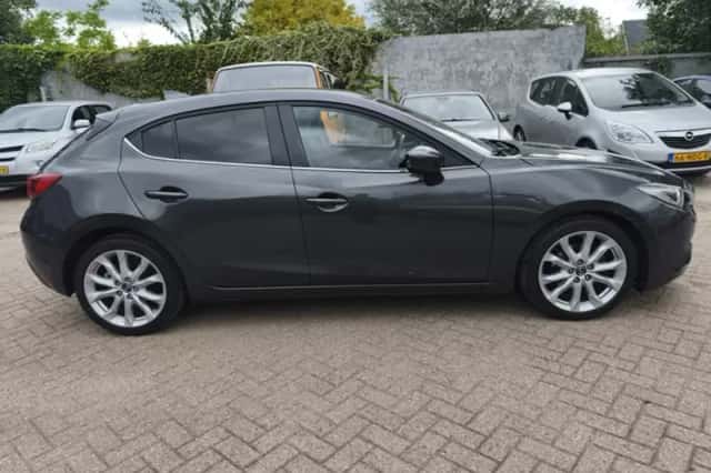 Mazda 3 (2015) thumbnail 5