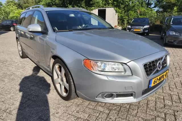 Volvo V70 (2010) thumbnail 1