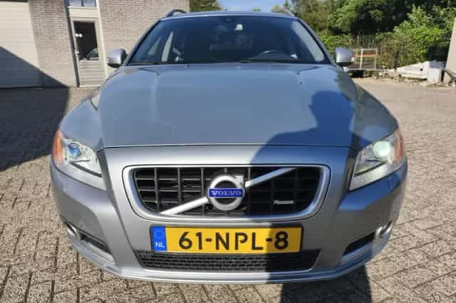 Volvo V70 (2010) thumbnail 6