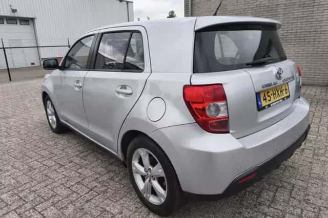 Toyota Urban Cruiser (2009) thumbnail 2