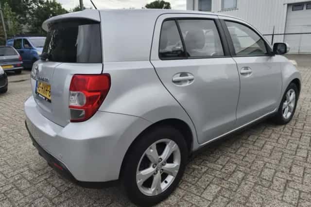 Toyota Urban Cruiser (2009) thumbnail 4