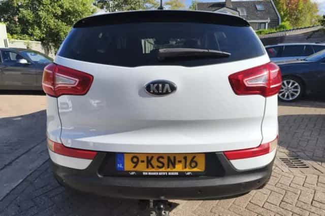 Kia Sportage (2013) thumbnail 3