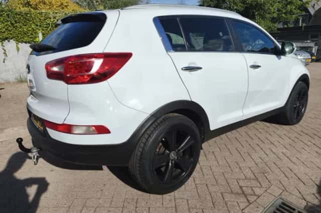 Kia Sportage (2013) thumbnail 4