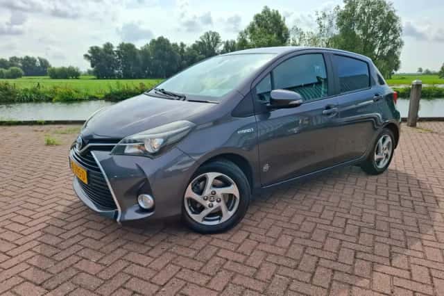 Toyota Yaris (2016) thumbnail 1