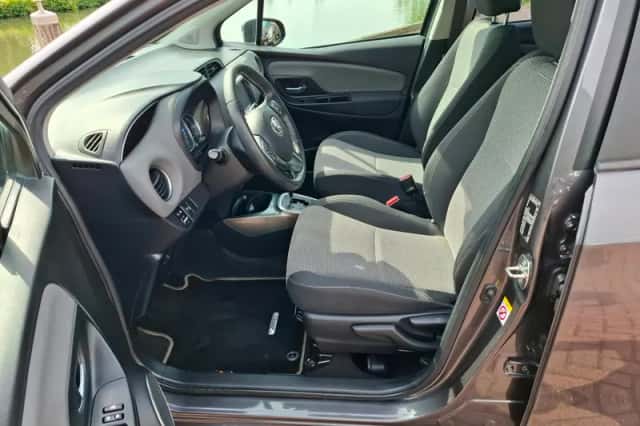 Toyota Yaris (2016) thumbnail 5