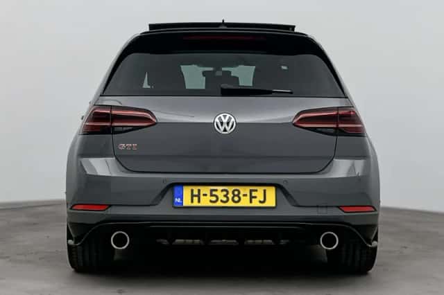 Volkswagen Golf (2019) thumbnail 3