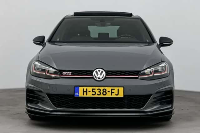 Volkswagen Golf (2019) thumbnail 5