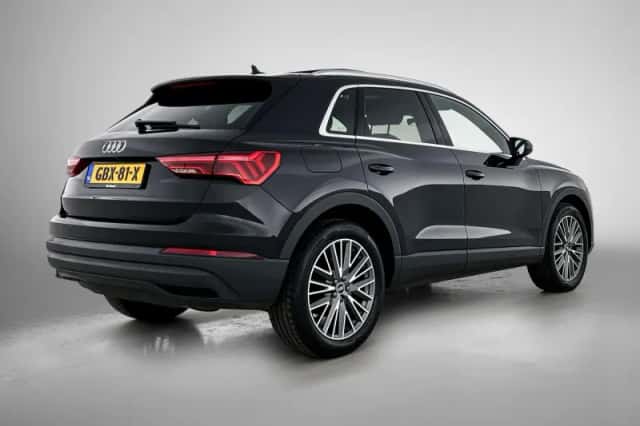 Audi Q3 (2022) thumbnail 5