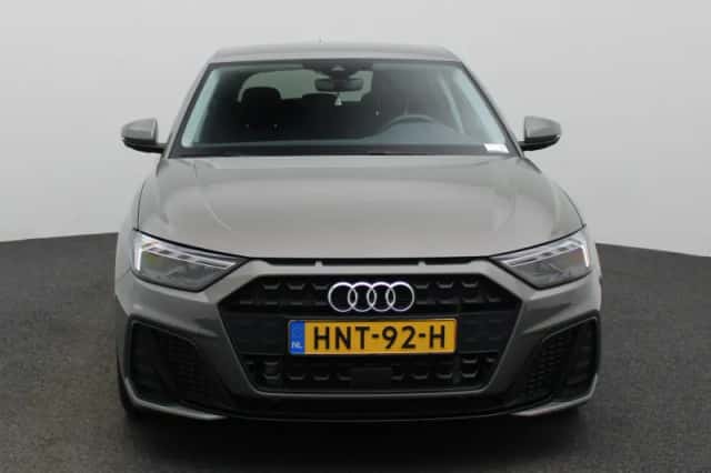 Audi A1 (2024) thumbnail 2