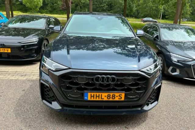 Audi Q8 (2025) thumbnail 2