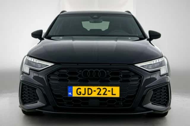 Audi A3 (2021) thumbnail 2