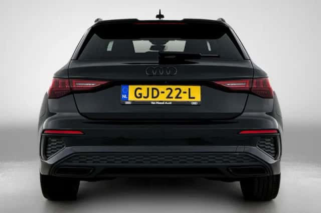 Audi A3 (2021) thumbnail 4