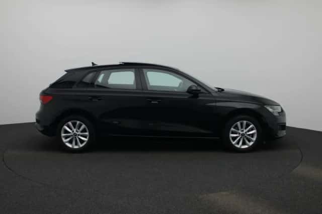 Audi A3 (2023) thumbnail 6