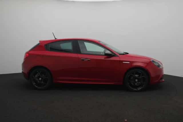 Alfa Romeo Giulietta (2018) thumbnail 6