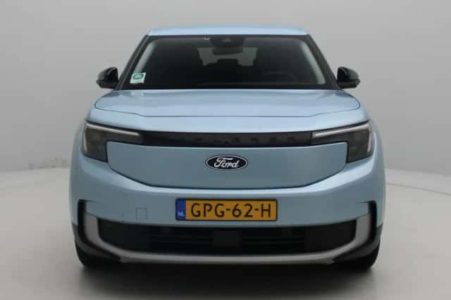 Ford Explorer (2024) thumbnail 3