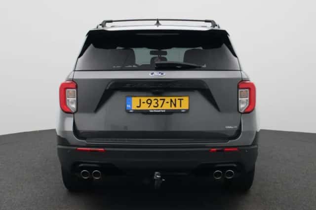 Ford Explorer (2020) thumbnail 5