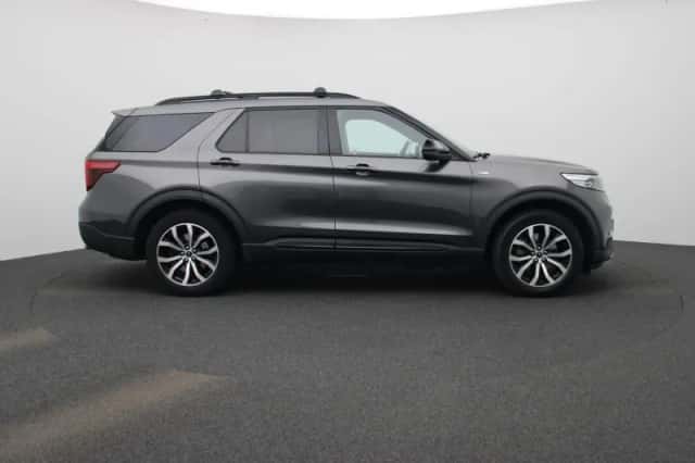 Ford Explorer (2020) thumbnail 6