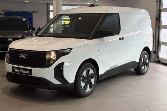 Ford E-Transit Courier (2026) thumbnail 2