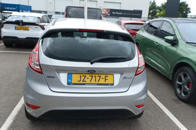 Ford Fiesta (2016) thumbnail 3