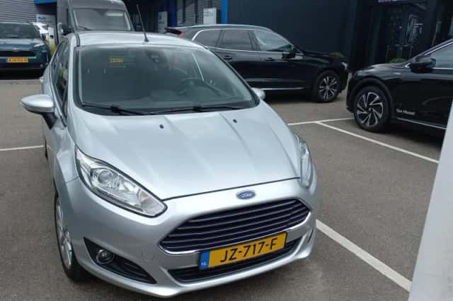 Ford Fiesta (2016) thumbnail 6