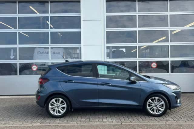 Ford Fiesta (2023) thumbnail 5