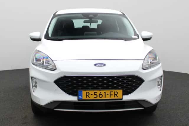 Ford Kuga (2022) thumbnail 3