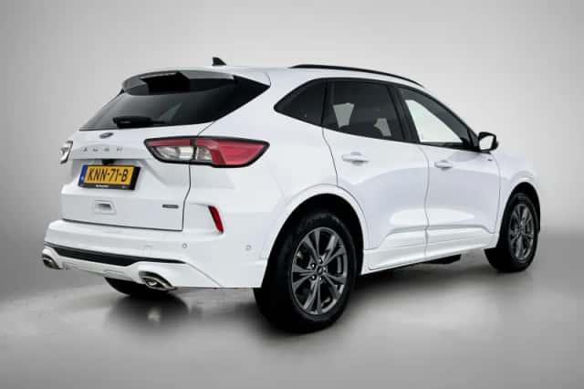 Ford Kuga (2022) thumbnail 4