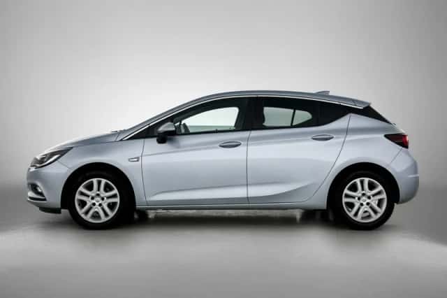 Opel Astra (2018) thumbnail 2