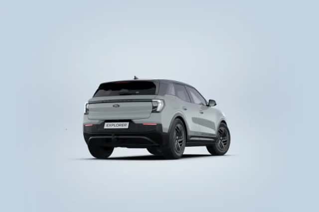 Ford Explorer (2026) thumbnail 5