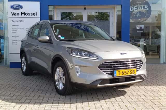 Ford Kuga (2023) thumbnail 2