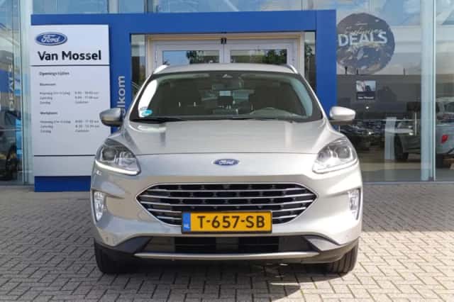 Ford Kuga (2023) thumbnail 3