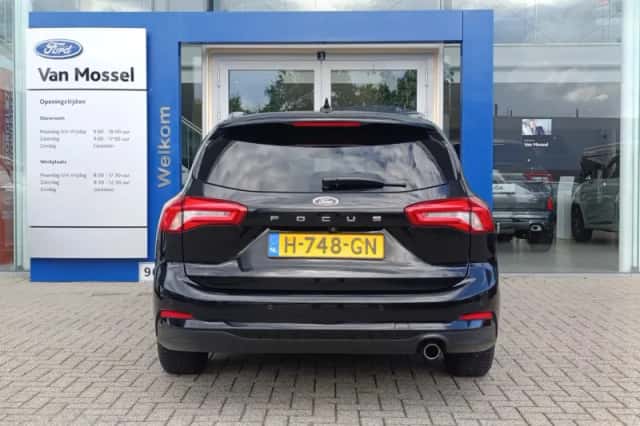 Ford Focus (2020) thumbnail 2