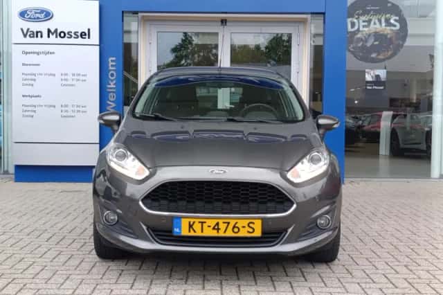 Ford Fiesta (2016) thumbnail 5