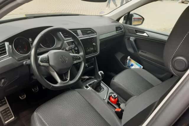 Volkswagen Tiguan (2022) thumbnail 4