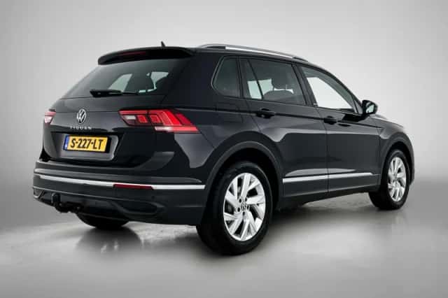 Volkswagen Tiguan (2022) thumbnail 4