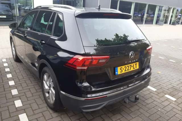 Volkswagen Tiguan (2022) thumbnail 5