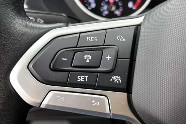 Volkswagen Tiguan (2022) thumbnail 6