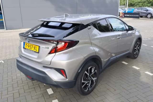 Toyota C-HR (2021) thumbnail 5