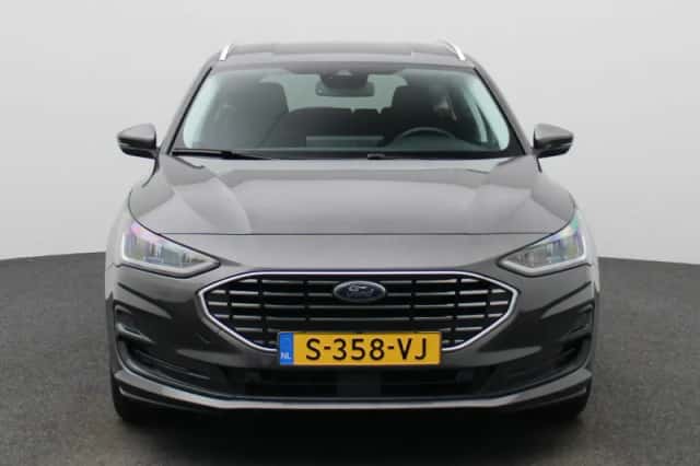 Ford Focus (2023) thumbnail 3